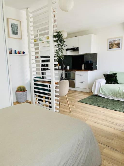 Studio Cosy Avec Terrasse Et Garage Saint-Laurent Du Var Limitrophe Nice Екстер'єр фото