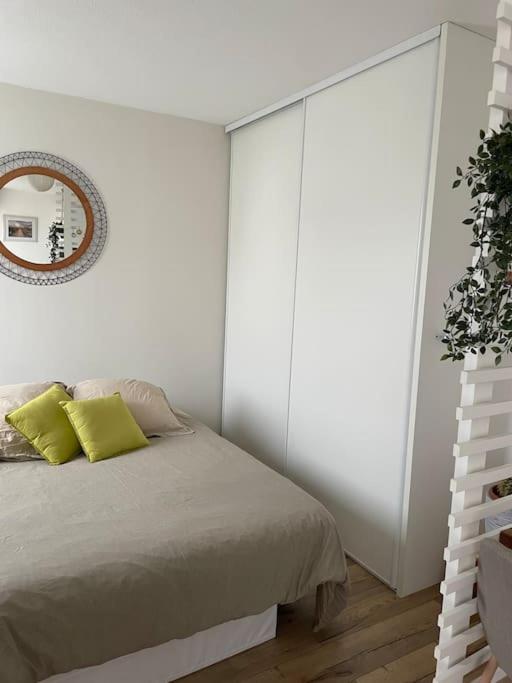 Studio Cosy Avec Terrasse Et Garage Saint-Laurent Du Var Limitrophe Nice Екстер'єр фото